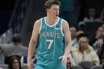 🎯克尼佩尔生涯前15战已投进50+三分 NBA历史最快